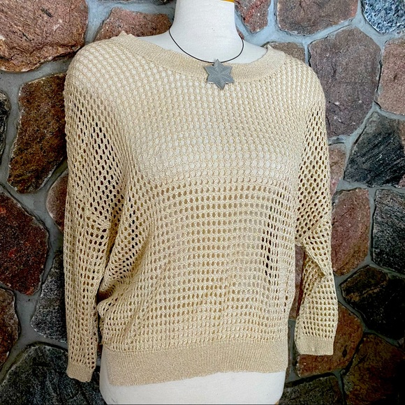 Pretty gold tone loose knit sweater - Picture 1 of 7